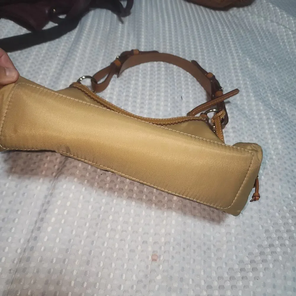 DOONEY & BOURKE EUC TAN NYLON ZIP TOP SATCHEL BAG